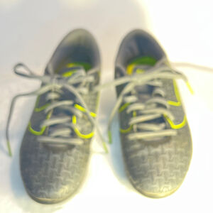 Under Armour Force Soccer Unisex Shoes SZ 2.5
